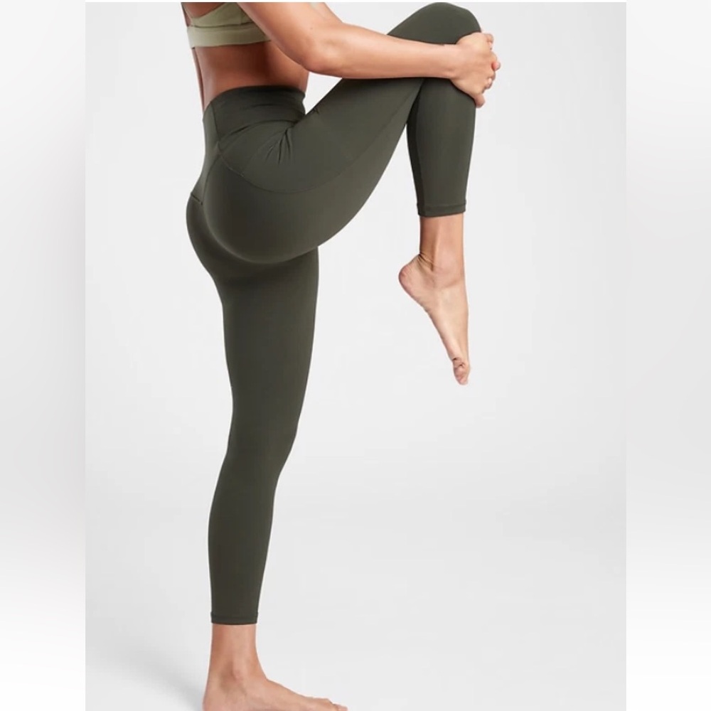 NWT Athleta Salutation Stash Pocket II 7/8 "Peat Green" Tight / Legging - Picture 9 of 12